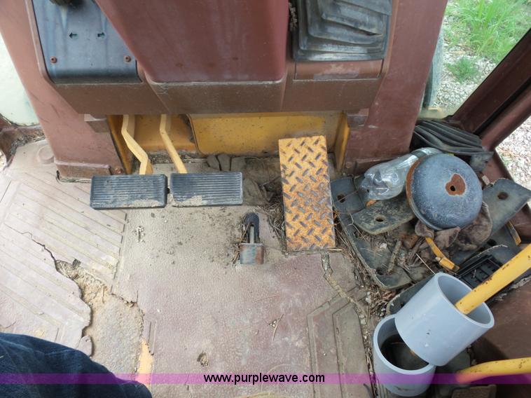 image for item AV9932 Case 580 Super K backhoe