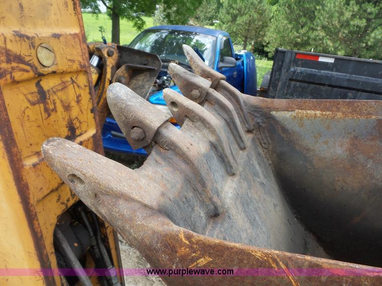 image for item AV9932 Case 580 Super K backhoe