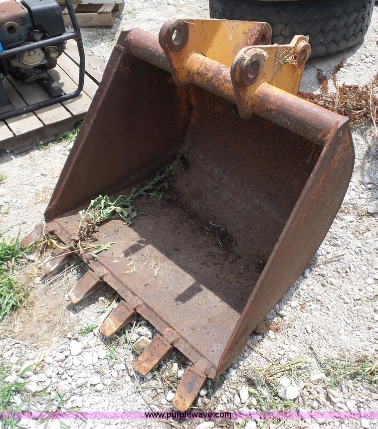 image for item AV9948 Case 580 backhoe bucket