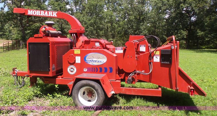image for item BS9832 2001 Mobark Hurricane 2400XL brush chipper