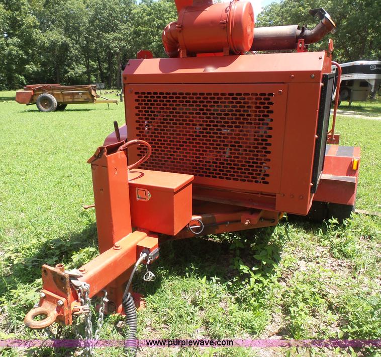 image for item BS9832 2001 Mobark Hurricane 2400XL brush chipper