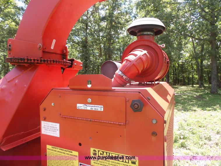 image for item BS9832 2001 Mobark Hurricane 2400XL brush chipper