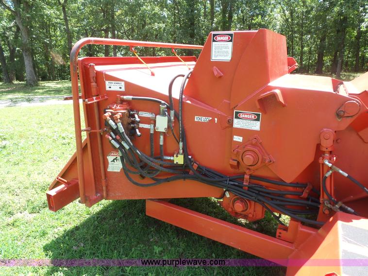 image for item BS9832 2001 Mobark Hurricane 2400XL brush chipper