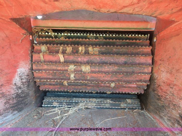 image for item BS9832 2001 Mobark Hurricane 2400XL brush chipper