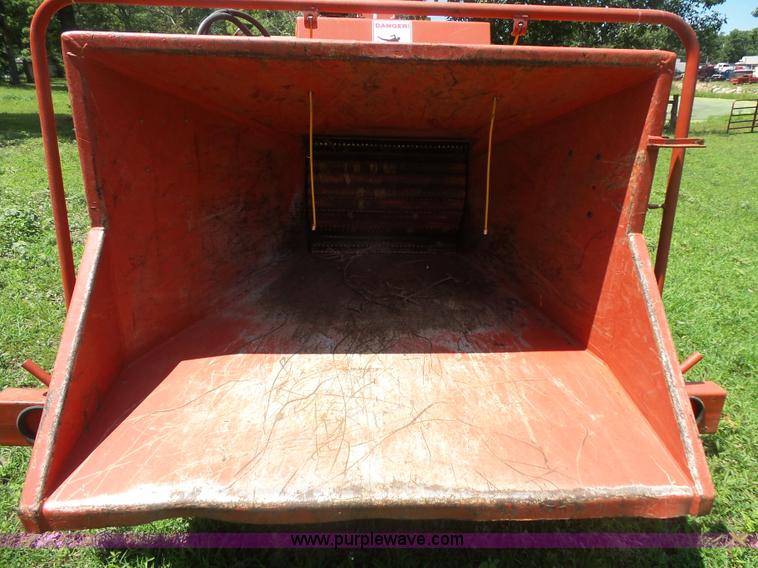 image for item BS9832 2001 Mobark Hurricane 2400XL brush chipper