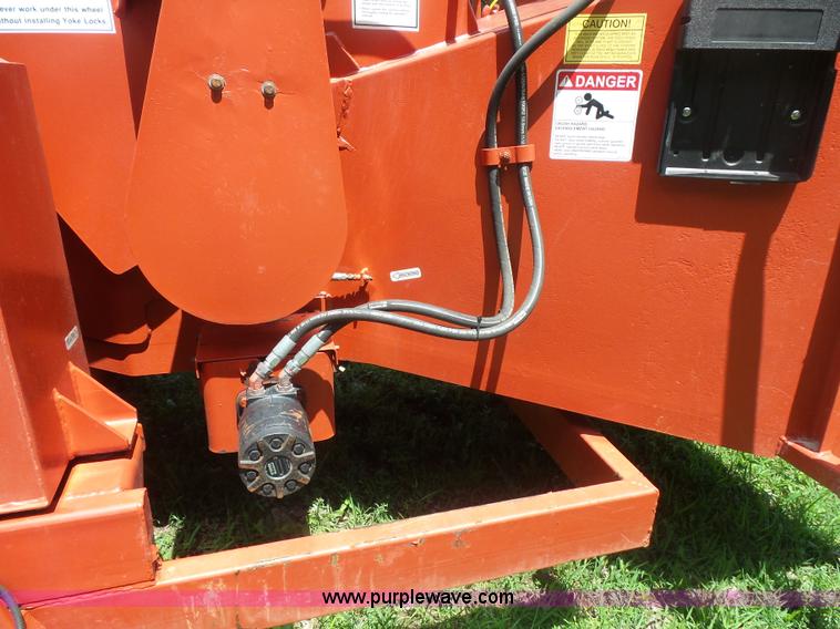 image for item BS9832 2001 Mobark Hurricane 2400XL brush chipper