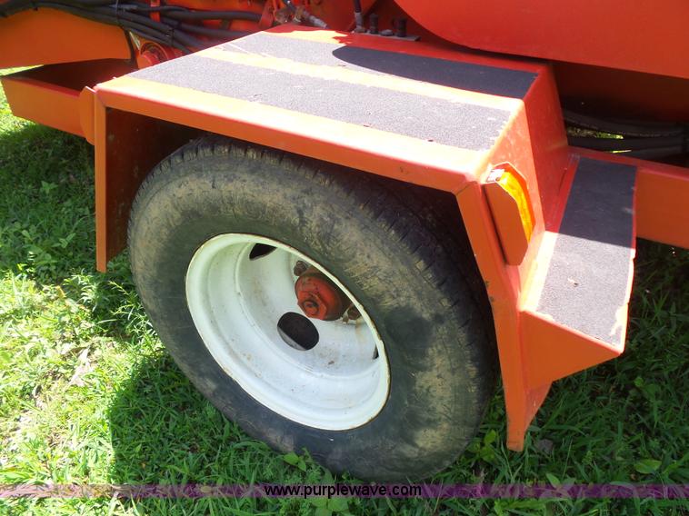 image for item BS9832 2001 Mobark Hurricane 2400XL brush chipper