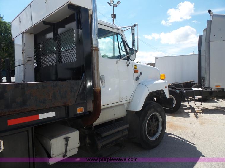 image for item BS9834 1995 International 2674 flatbed truck