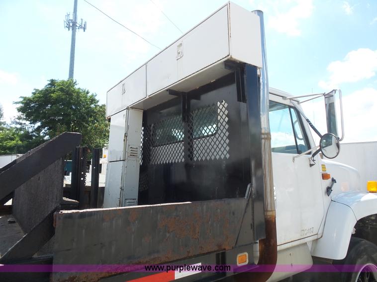 image for item BS9834 1995 International 2674 flatbed truck
