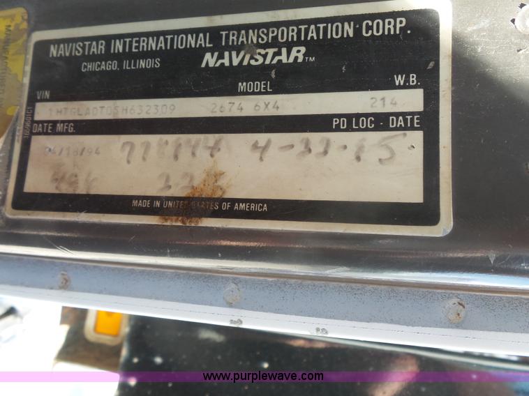 image for item BS9834 1995 International 2674 flatbed truck