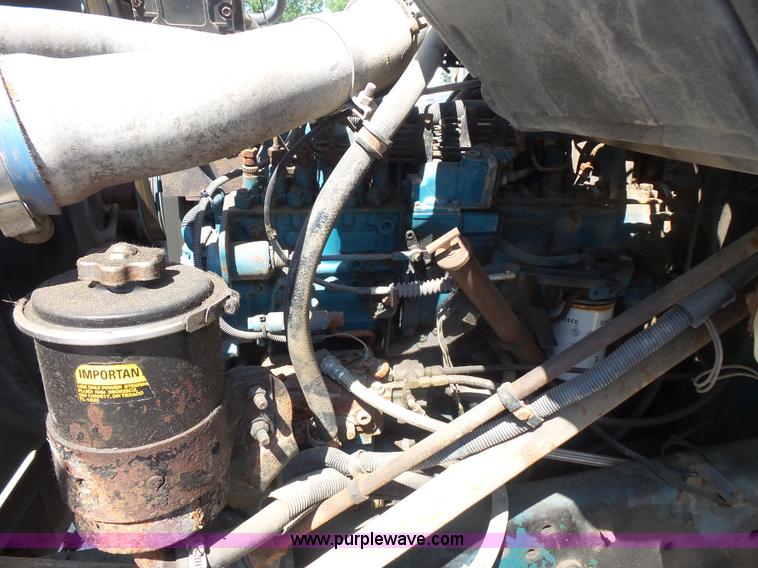 image for item BS9834 1995 International 2674 flatbed truck