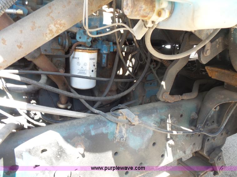 image for item BS9834 1995 International 2674 flatbed truck