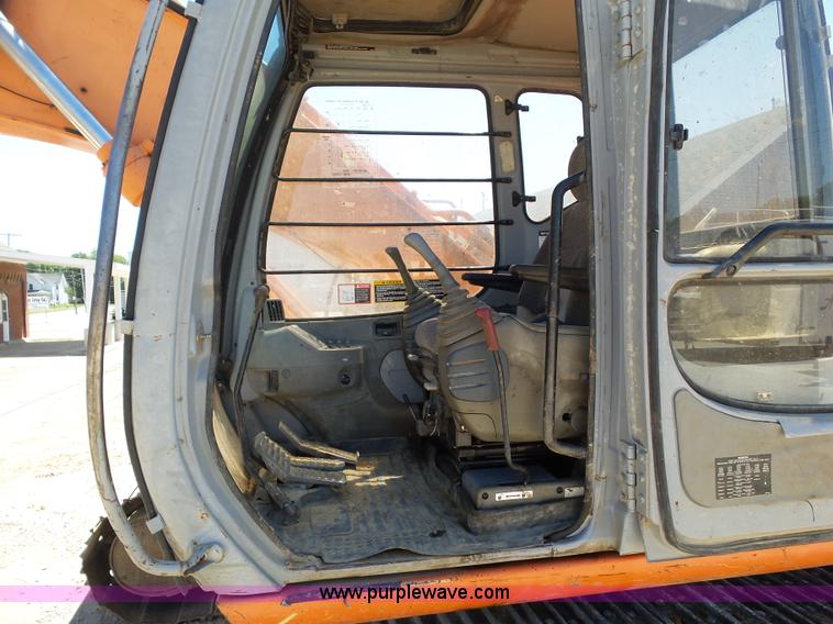 image for item BZ9761 1998 Hitachi EX200LC-5 excavator