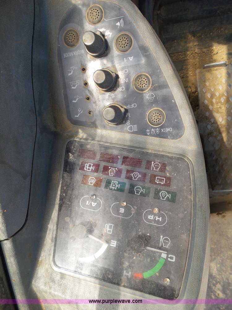 image for item BZ9761 1998 Hitachi EX200LC-5 excavator