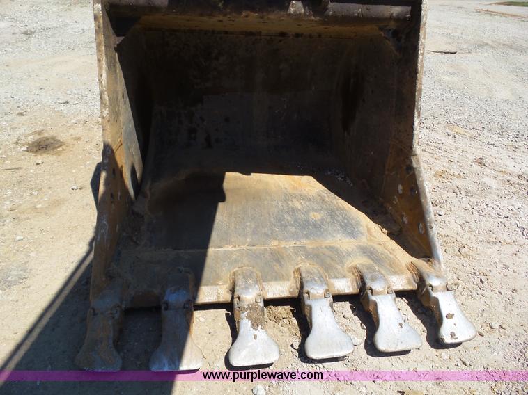 image for item BZ9761 1998 Hitachi EX200LC-5 excavator