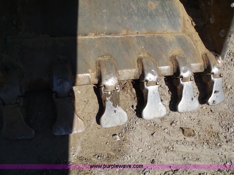 image for item BZ9761 1998 Hitachi EX200LC-5 excavator