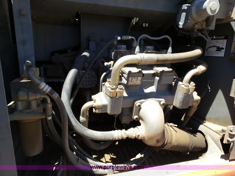 image for item BZ9761 1998 Hitachi EX200LC-5 excavator