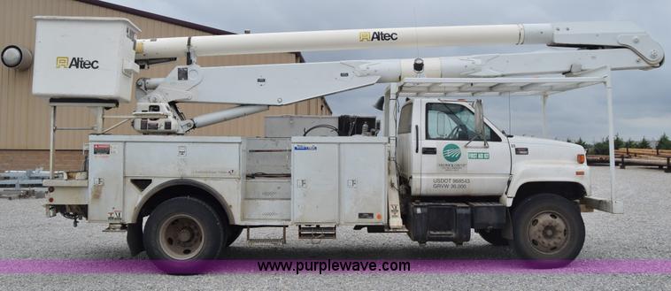 image for item CB9294 2000 GMC C7500 bucket truck