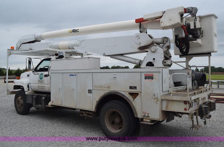 image for item CB9294 2000 GMC C7500 bucket truck