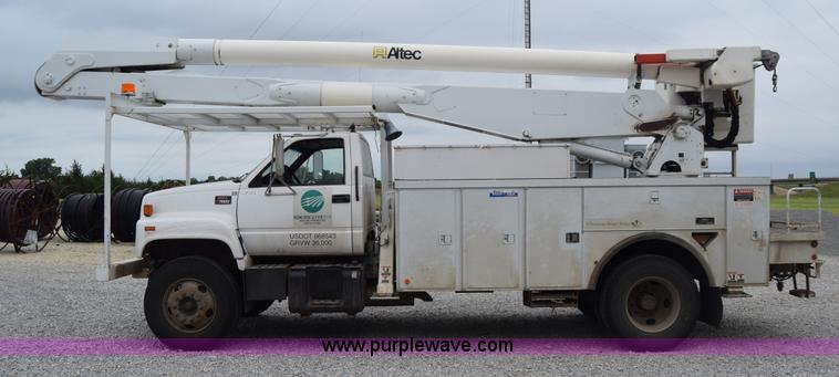 image for item CB9294 2000 GMC C7500 bucket truck