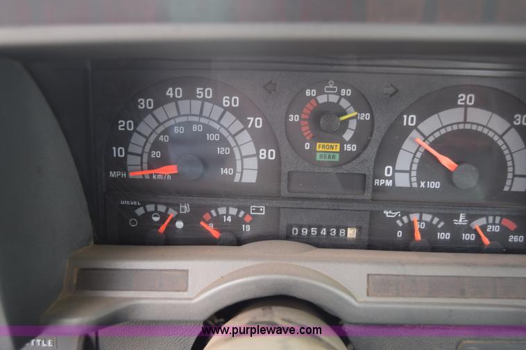 image for item CB9294 2000 GMC C7500 bucket truck