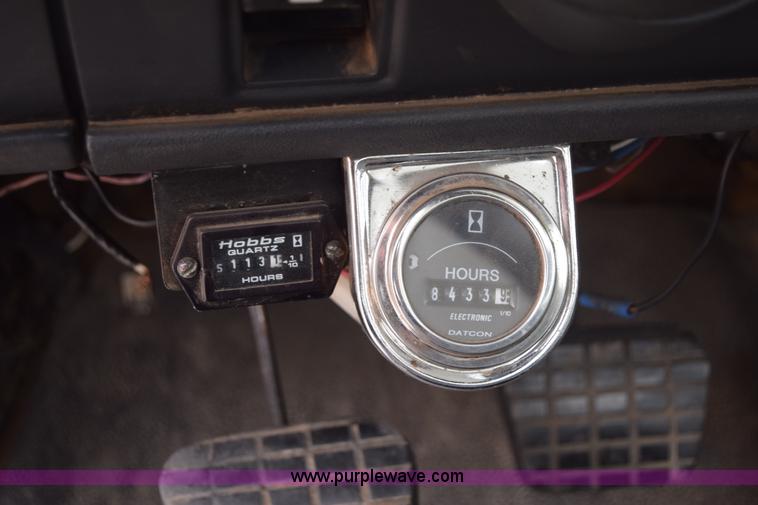 image for item CB9294 2000 GMC C7500 bucket truck