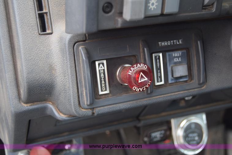 image for item CB9294 2000 GMC C7500 bucket truck