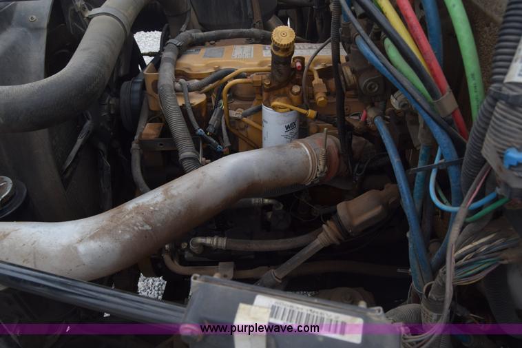 image for item CB9294 2000 GMC C7500 bucket truck