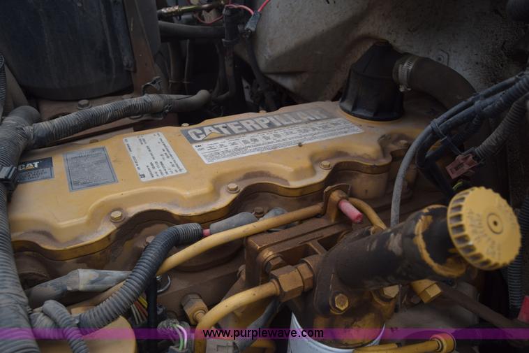 image for item CB9294 2000 GMC C7500 bucket truck