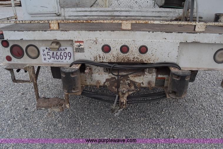 image for item CB9294 2000 GMC C7500 bucket truck