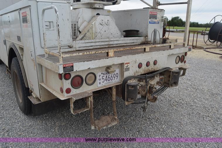image for item CB9294 2000 GMC C7500 bucket truck