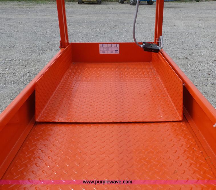 image for item CD9499 1994 Skyjack 3219 scissor lift