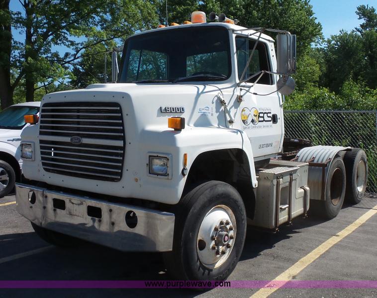 image for item E7438 1990 Ford LNT9000