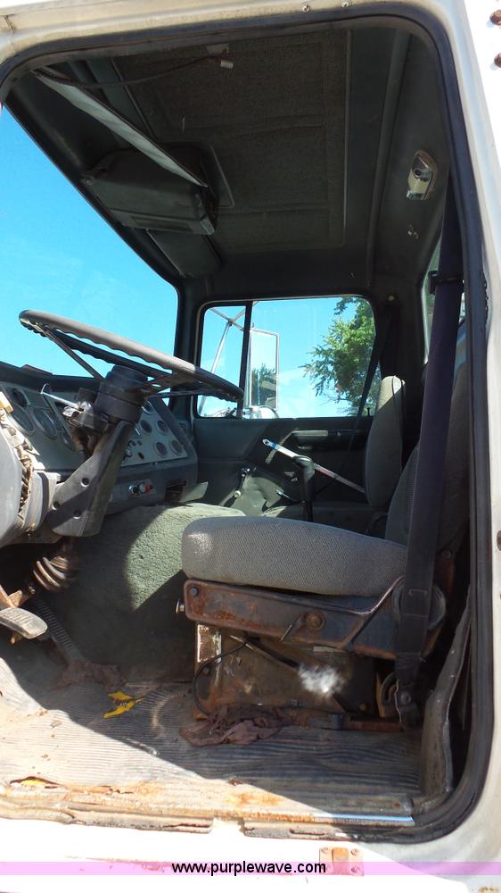 image for item E7438 1990 Ford LNT9000