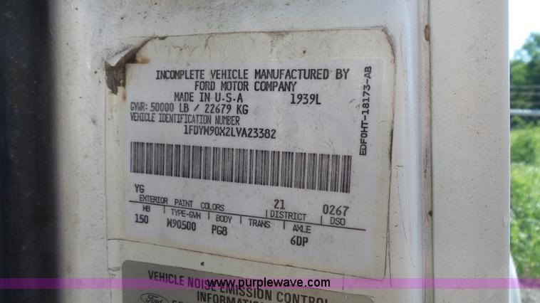 image for item E7438 1990 Ford LNT9000