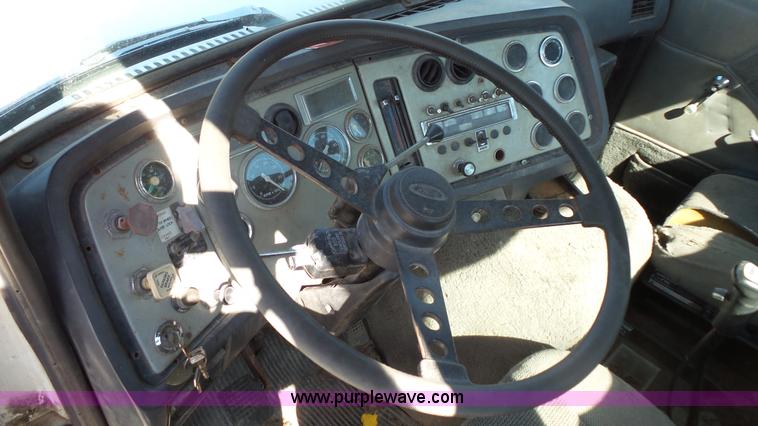 image for item E7438 1990 Ford LNT9000