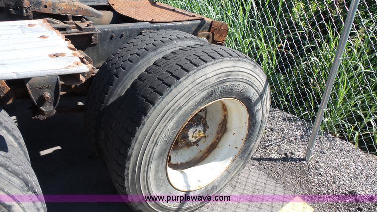 image for item E7438 1990 Ford LNT9000