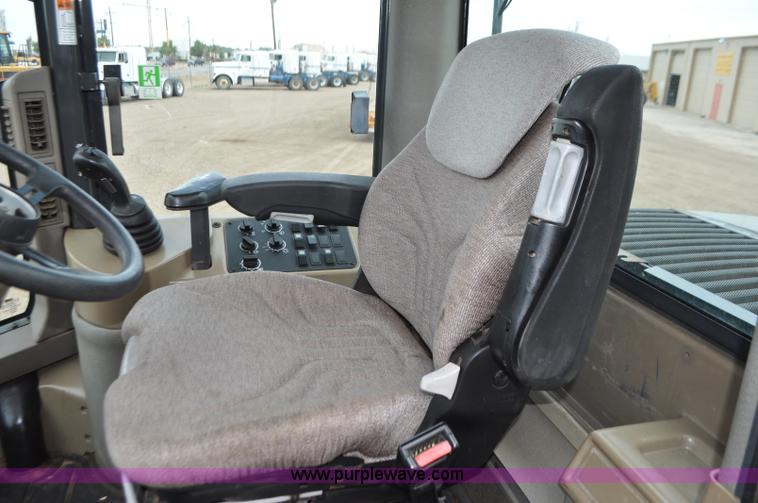 image for item G7407 2004 Case 621D wheel loader