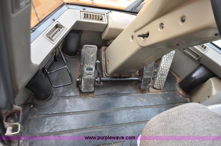 image for item G7407 2004 Case 621D wheel loader