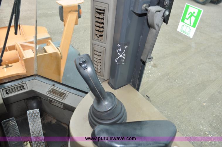 image for item G7407 2004 Case 621D wheel loader