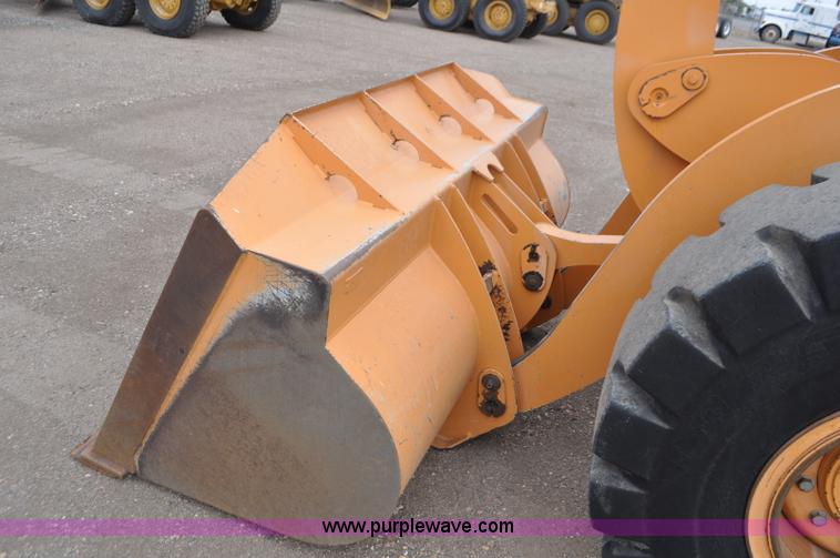 image for item G7407 2004 Case 621D wheel loader
