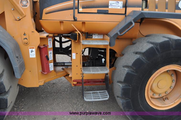 image for item G7407 2004 Case 621D wheel loader
