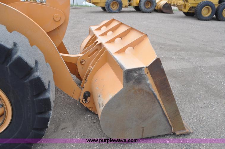image for item G7407 2004 Case 621D wheel loader
