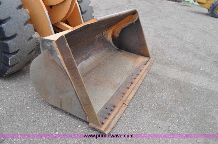 image for item G7407 2004 Case 621D wheel loader