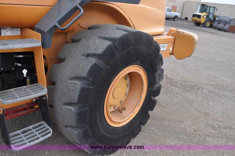 image for item G7407 2004 Case 621D wheel loader