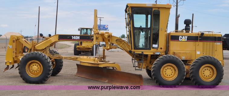 image for item G7408 1996 Caterpillar 140H motor grader