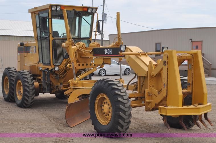 image for item G7408 1996 Caterpillar 140H motor grader