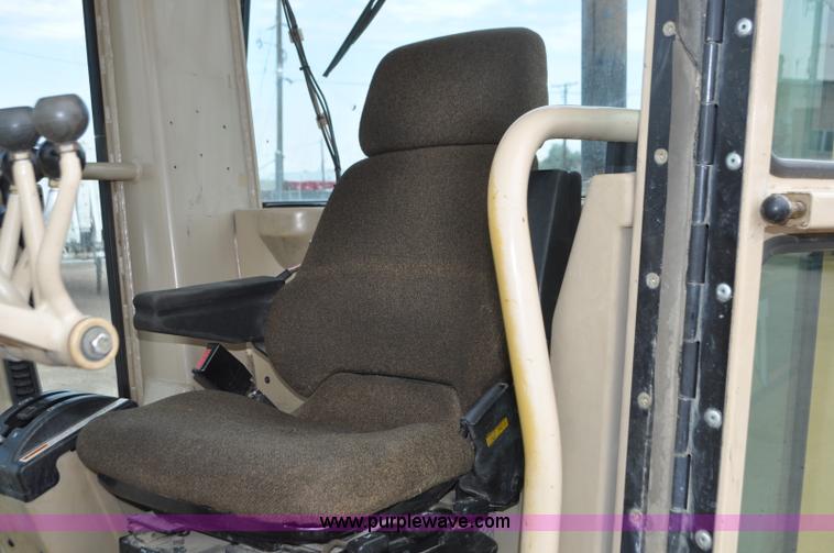 image for item G7408 1996 Caterpillar 140H motor grader