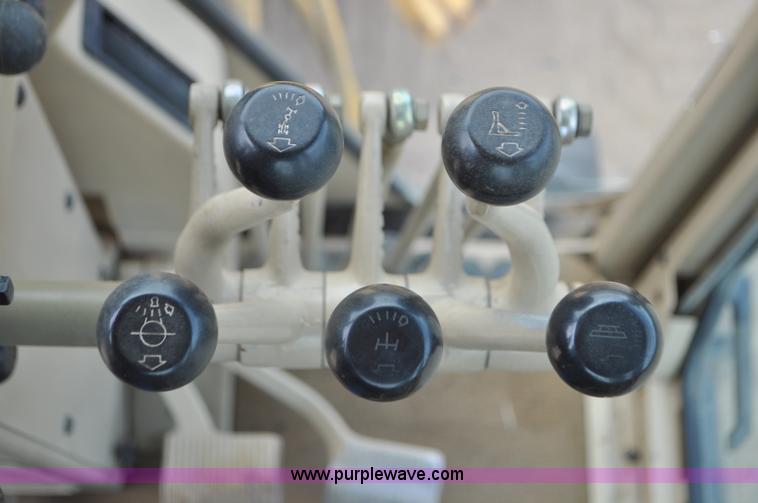 image for item G7408 1996 Caterpillar 140H motor grader