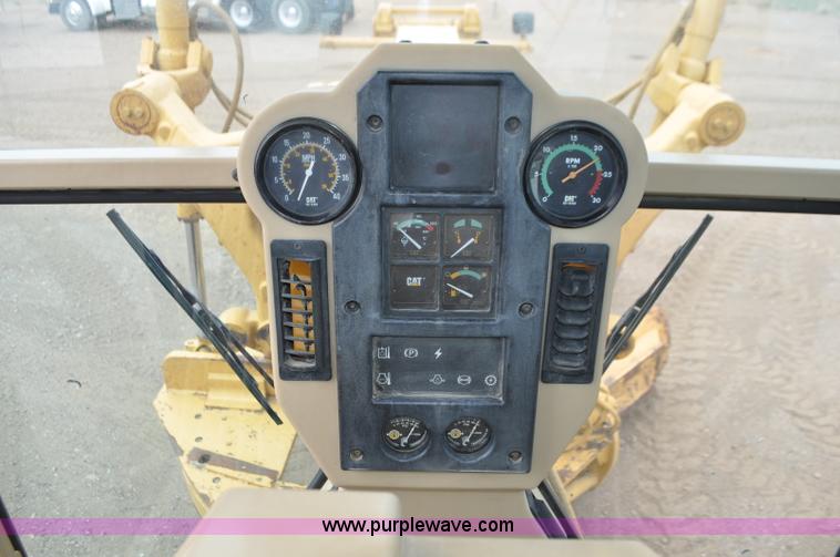 image for item G7408 1996 Caterpillar 140H motor grader